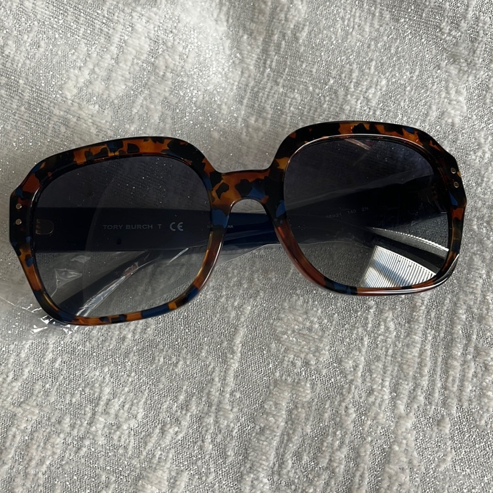 BRAND NEW Tory Burch sunglasses